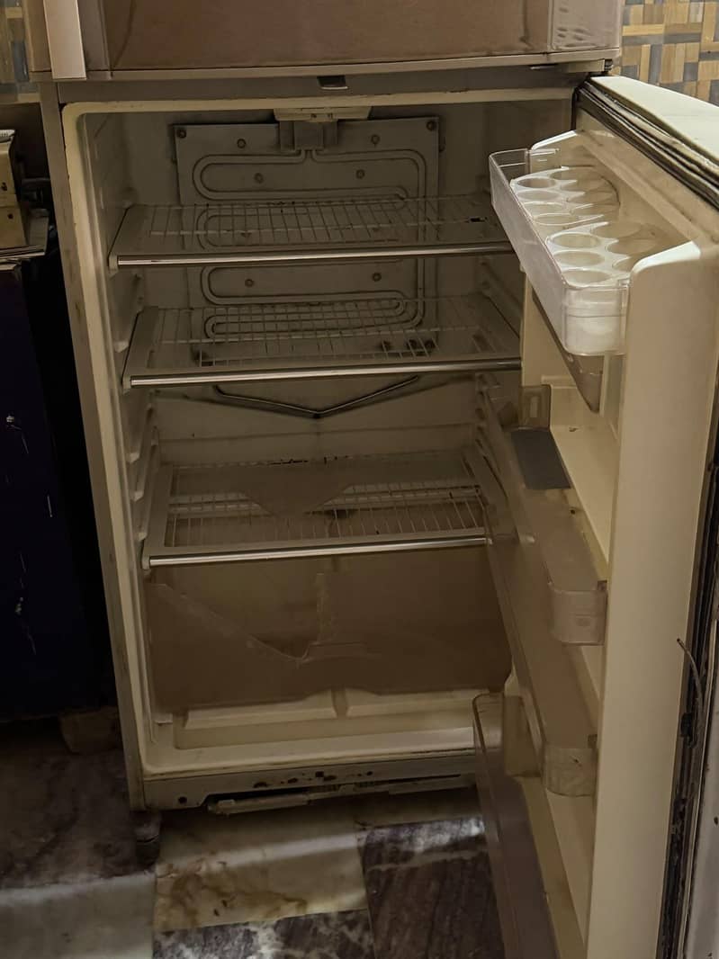 Dawlance refrigerator 1