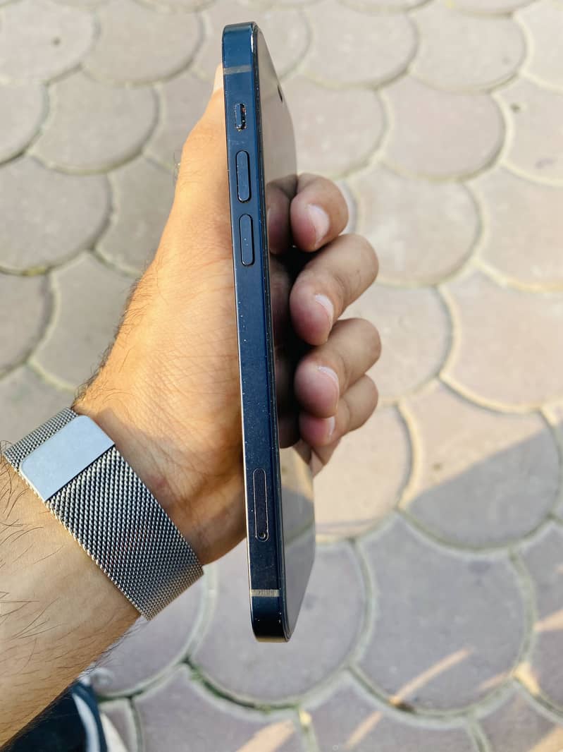 Apple iPhone 12 3
