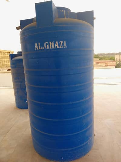 slightly used 2 water tanks 1200 litres | 1500 litres