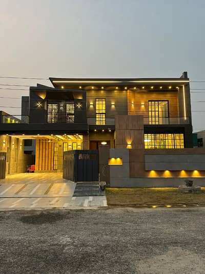 1 Kanal Ultra Modern Style Stylish Design House Double Storey Available For Sale