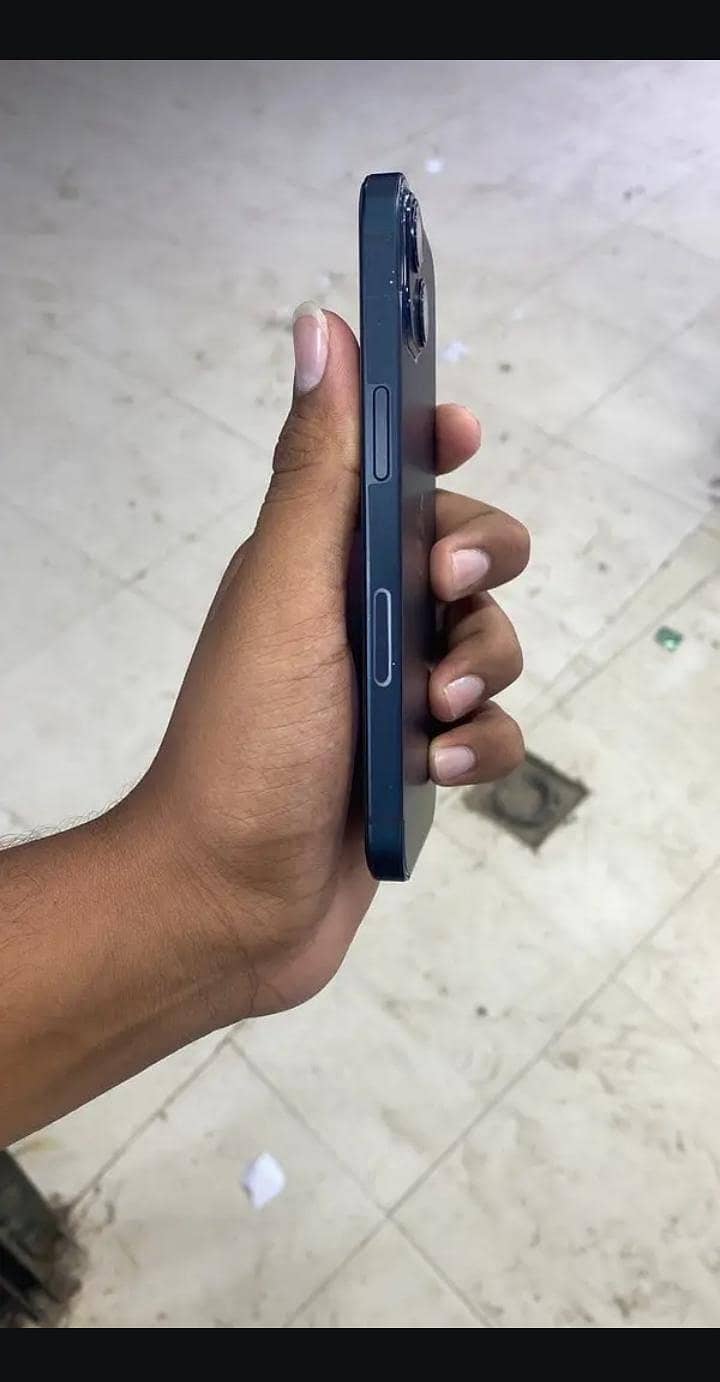 Apple iPhone 13 1