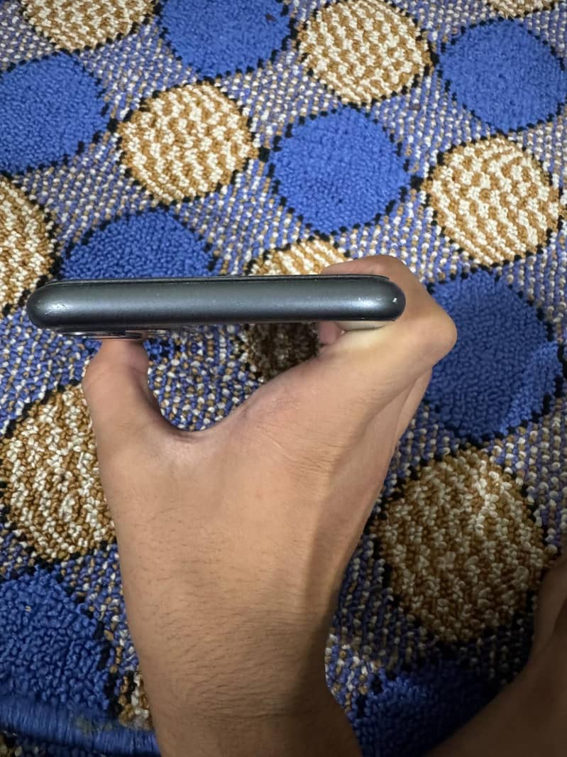 iPhone 11 2