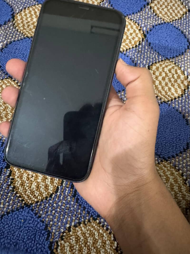 iPhone 11 5
