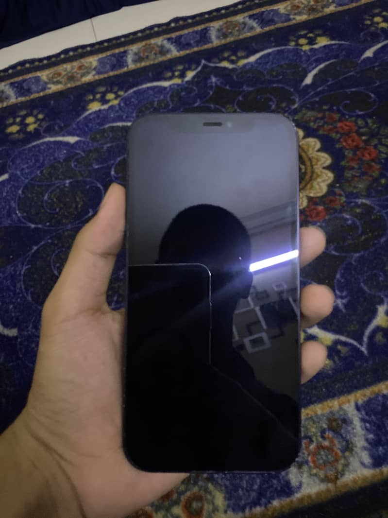 Apple iPhone 12 1