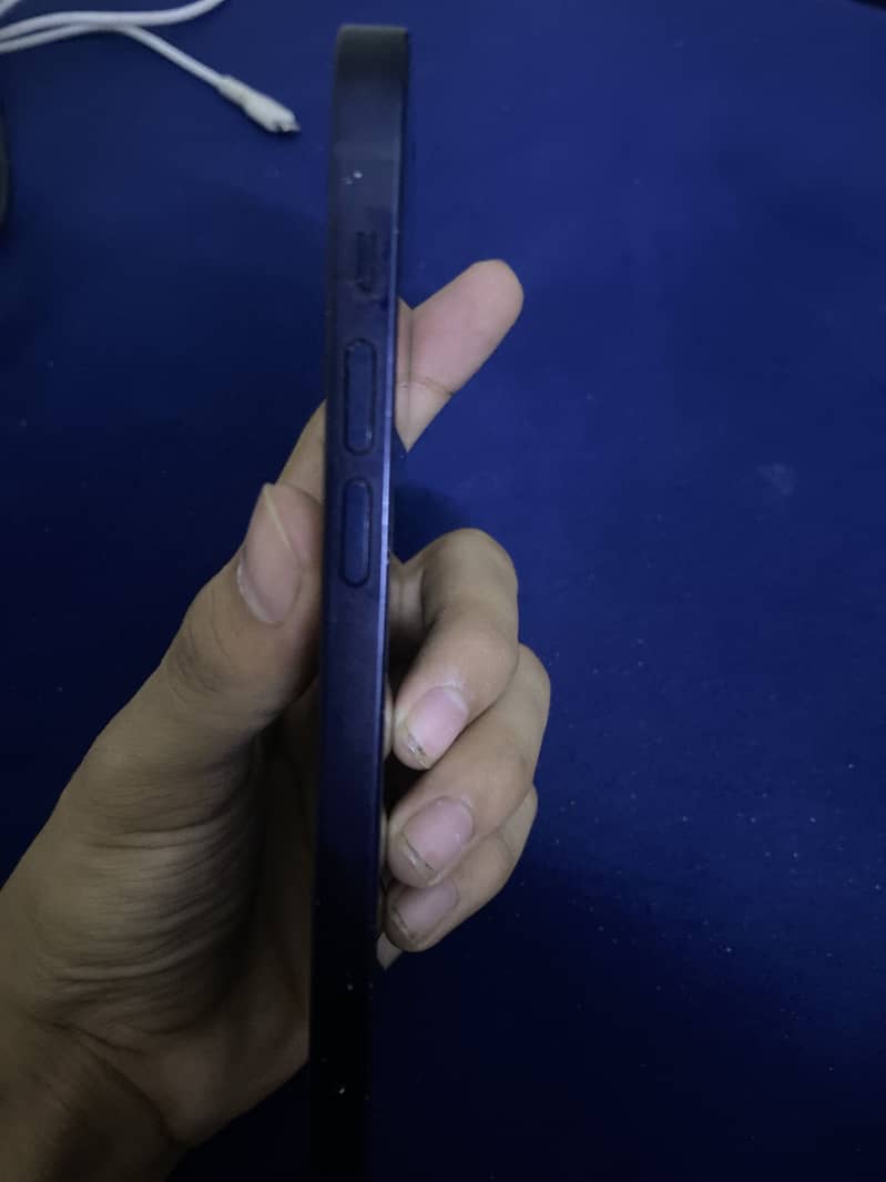 Apple iPhone 12 3