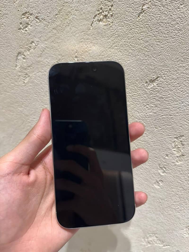 Apple iPhone 16 Pro 5