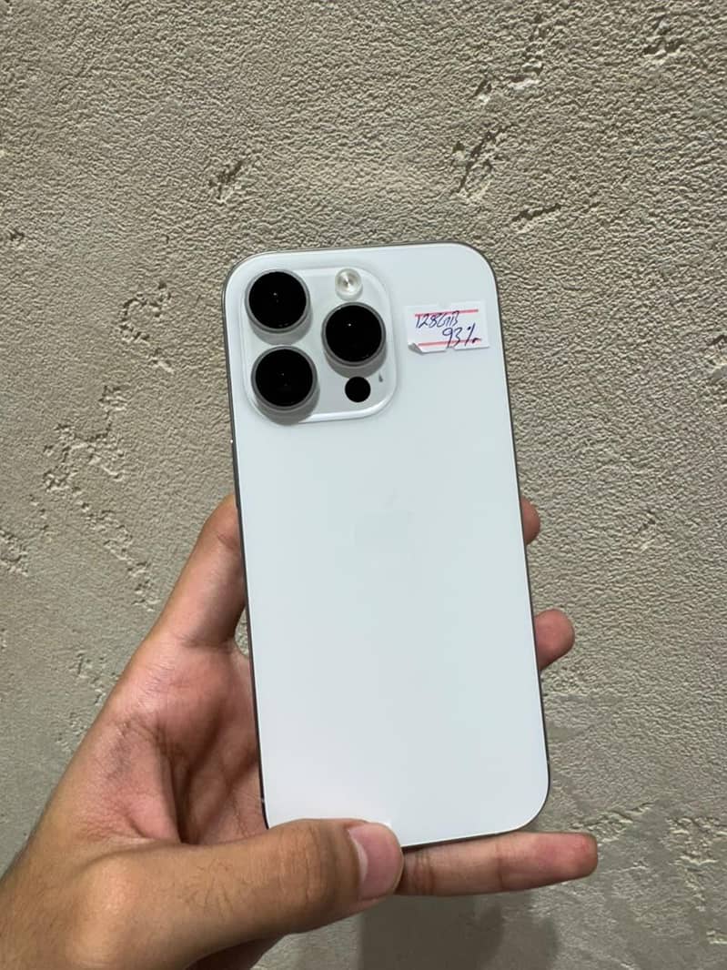 Apple iPhone 16 Pro 6