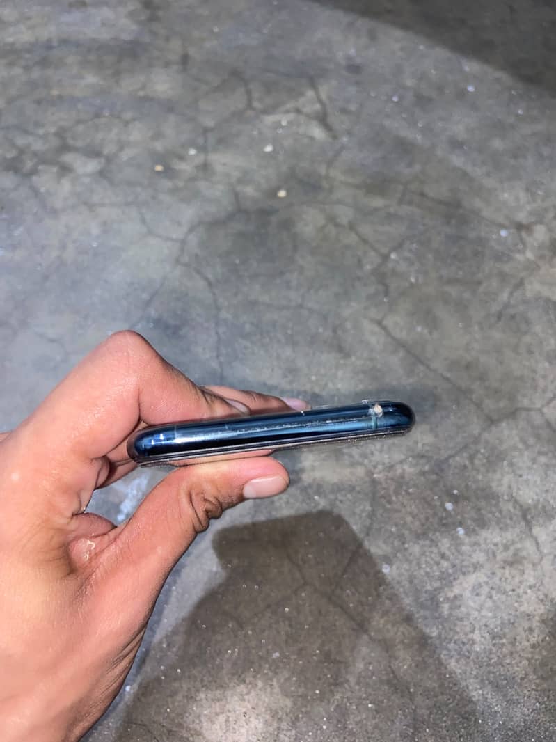 Apple iPhone 11 Pro Max 1