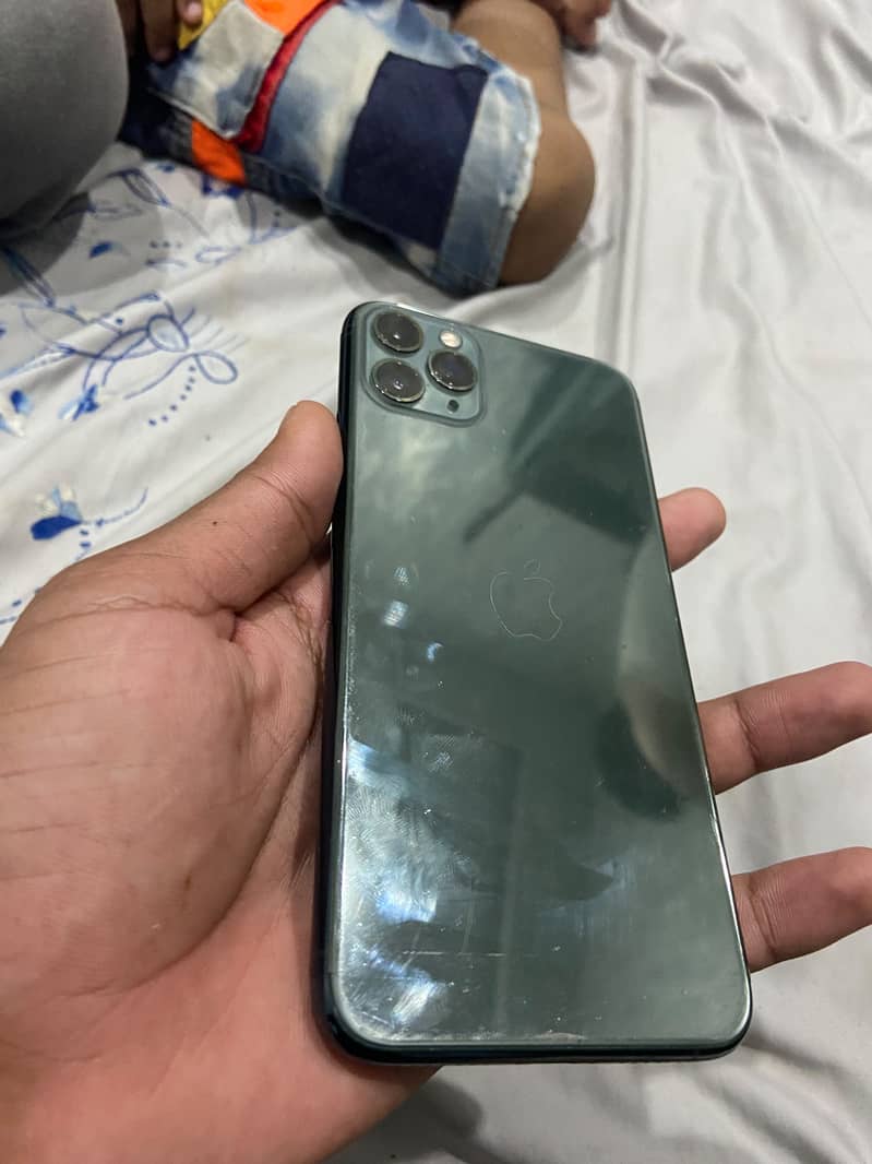Apple iPhone 11 Pro Max 4
