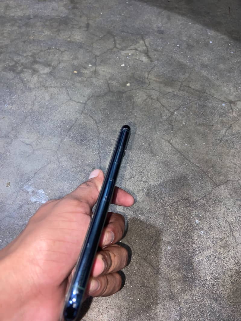 Apple iPhone 11 Pro Max 8
