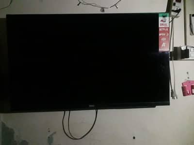 Orial 48 inches Smart LED TV only minor line in pannel