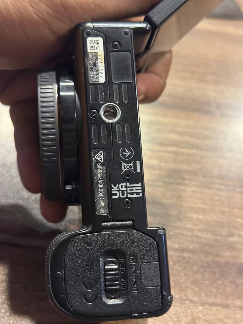 Sony less camera 3