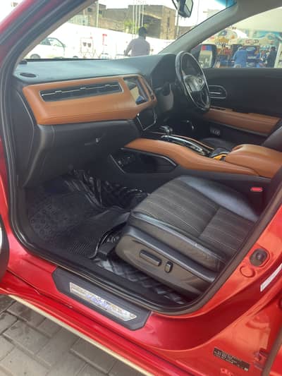 Honda Vezel Z package 17/24 limited Edition Total Genuine