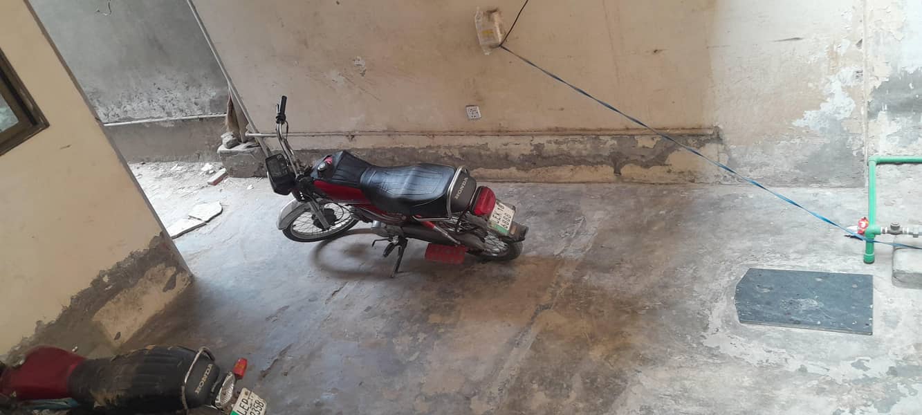 United 70cc 4