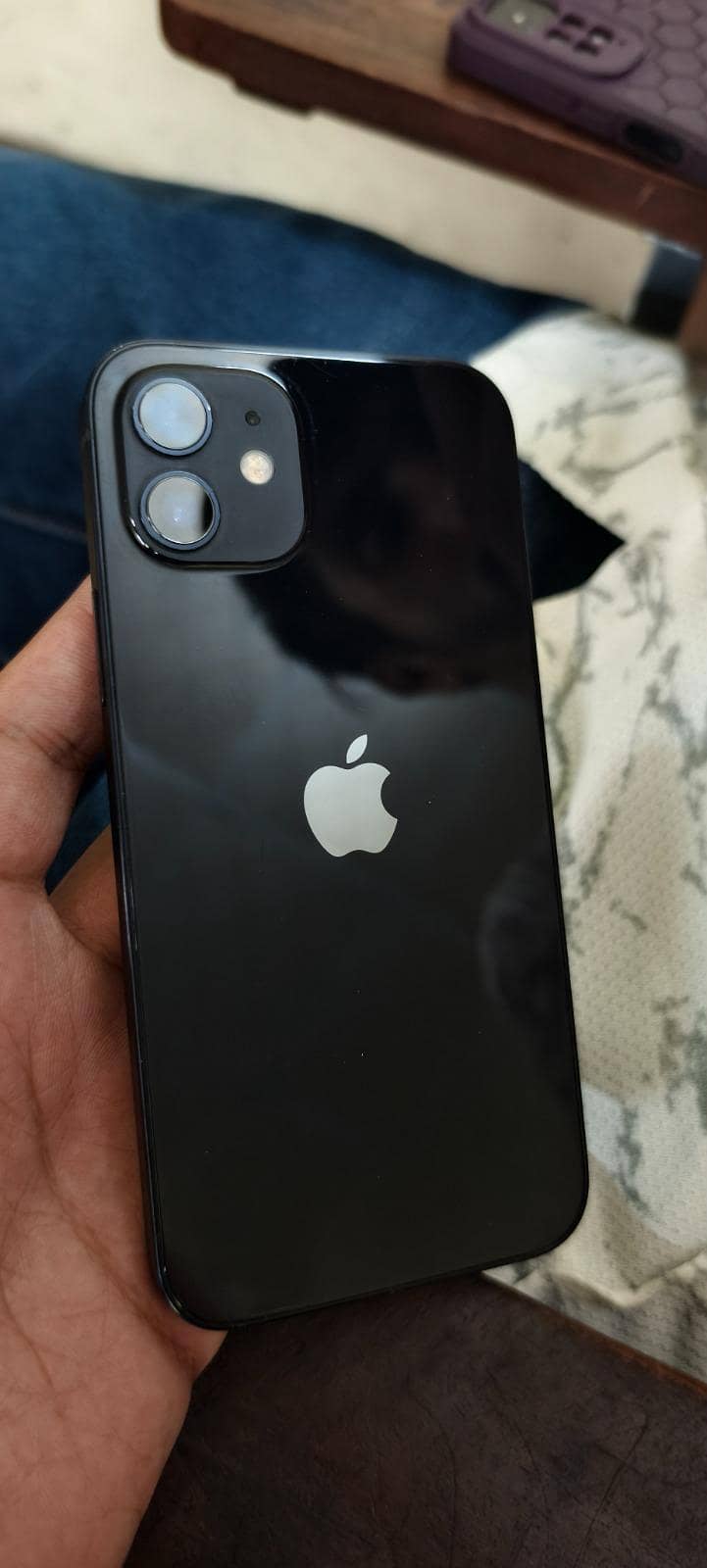 Apple iPhone 12 4