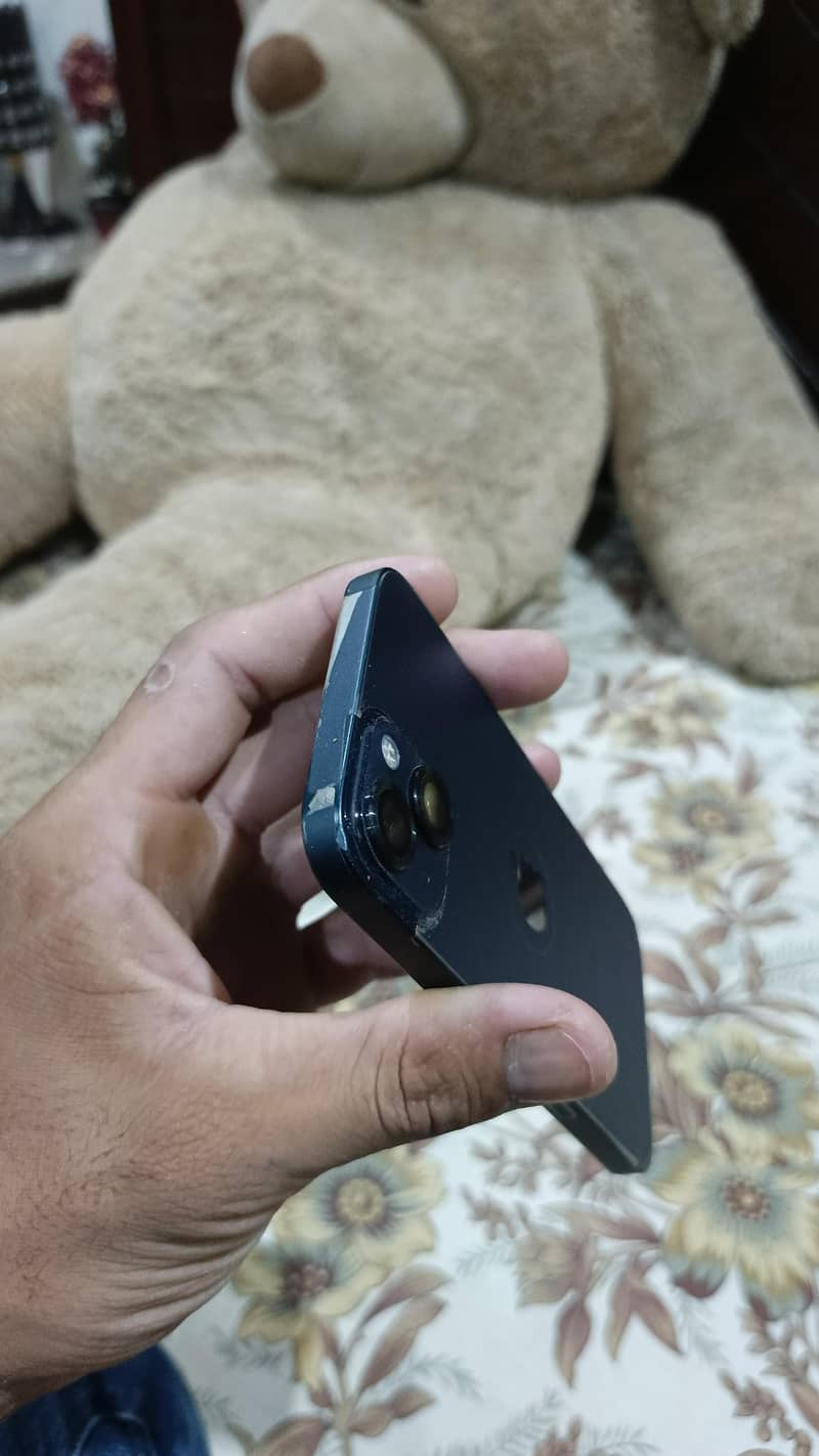 Apple iPhone 13 2