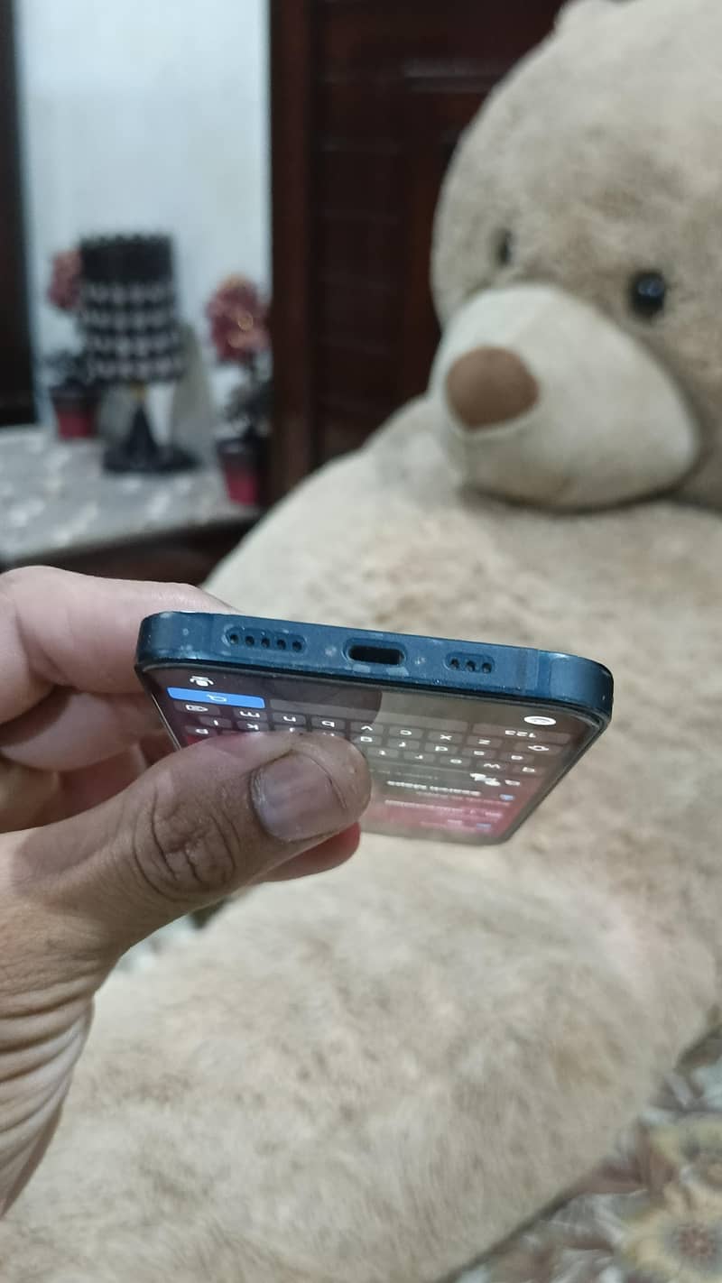 Apple iPhone 13 3