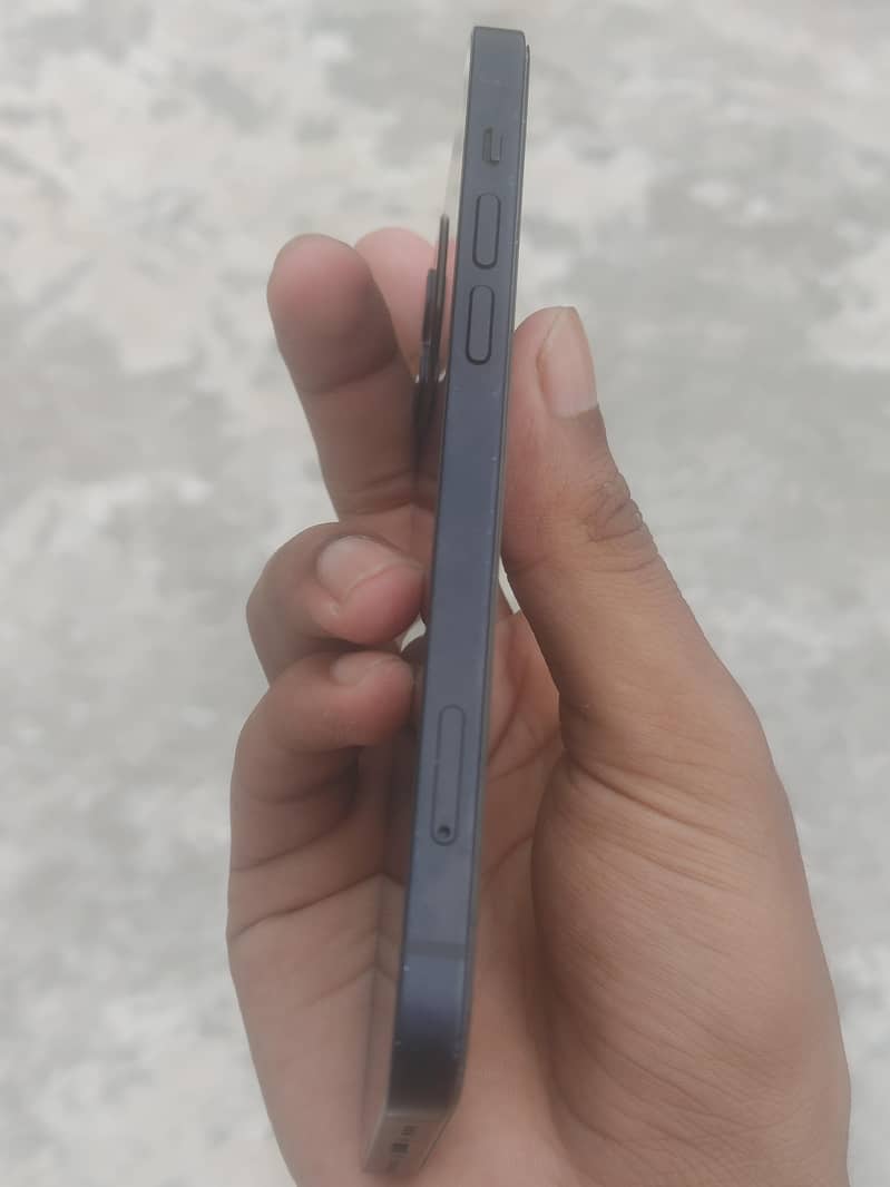 Apple iPhone 12 7