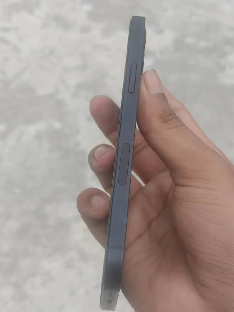 Apple iPhone 12 10