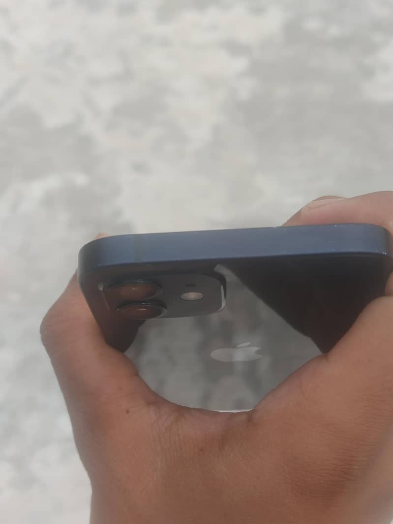 Apple iPhone 12 12