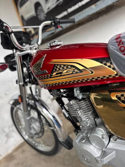 Honda 125 Special Edition Gold All Punjab number bike