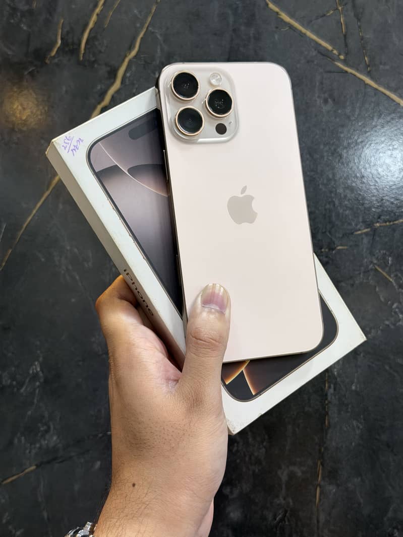 Apple iPhone 16 Pro Max 0