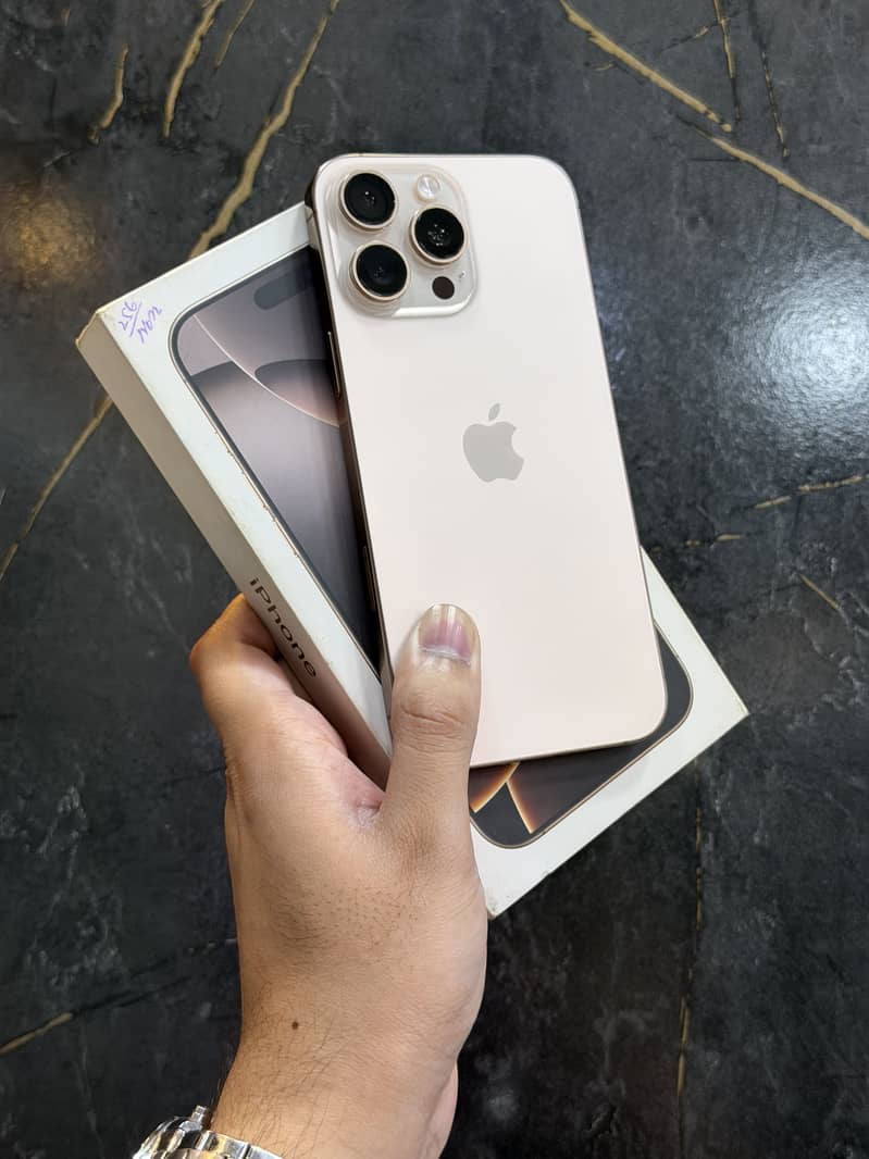 Apple iPhone 16 Pro Max 2