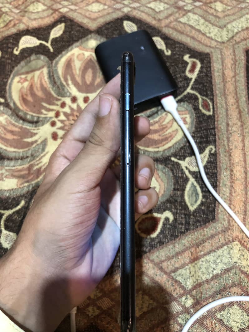 Apple iPhone 7 Plus 2
