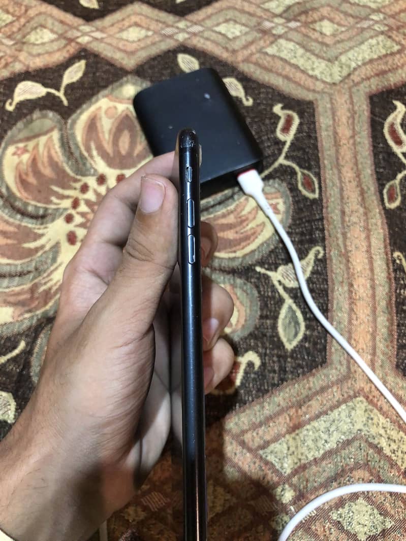 Apple iPhone 7 Plus 4