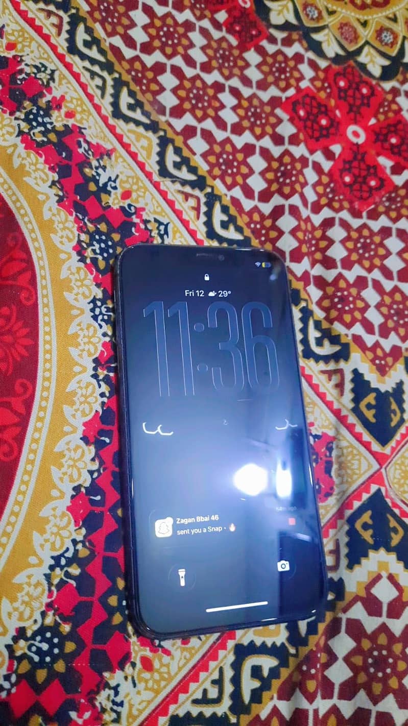 Apple iPhone 11 4