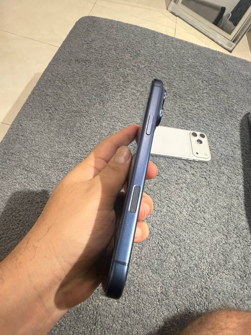 Apple iPhone 17 Pro Max 2