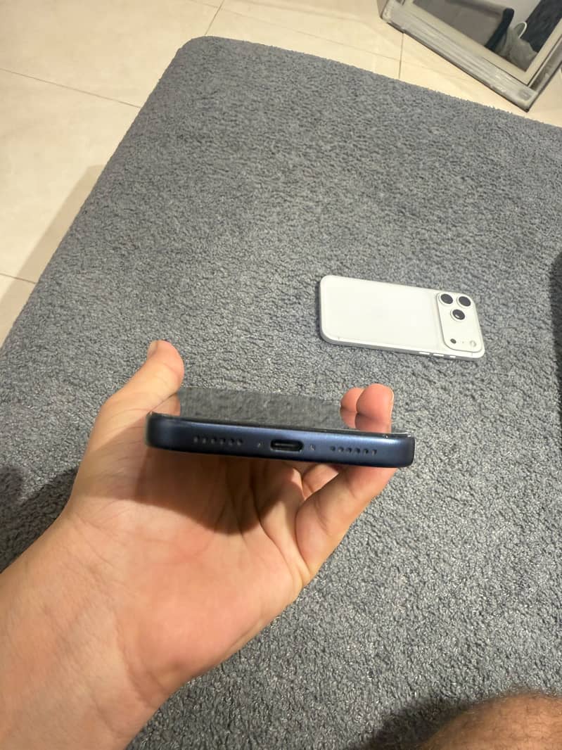 Apple iPhone 17 Pro Max 4