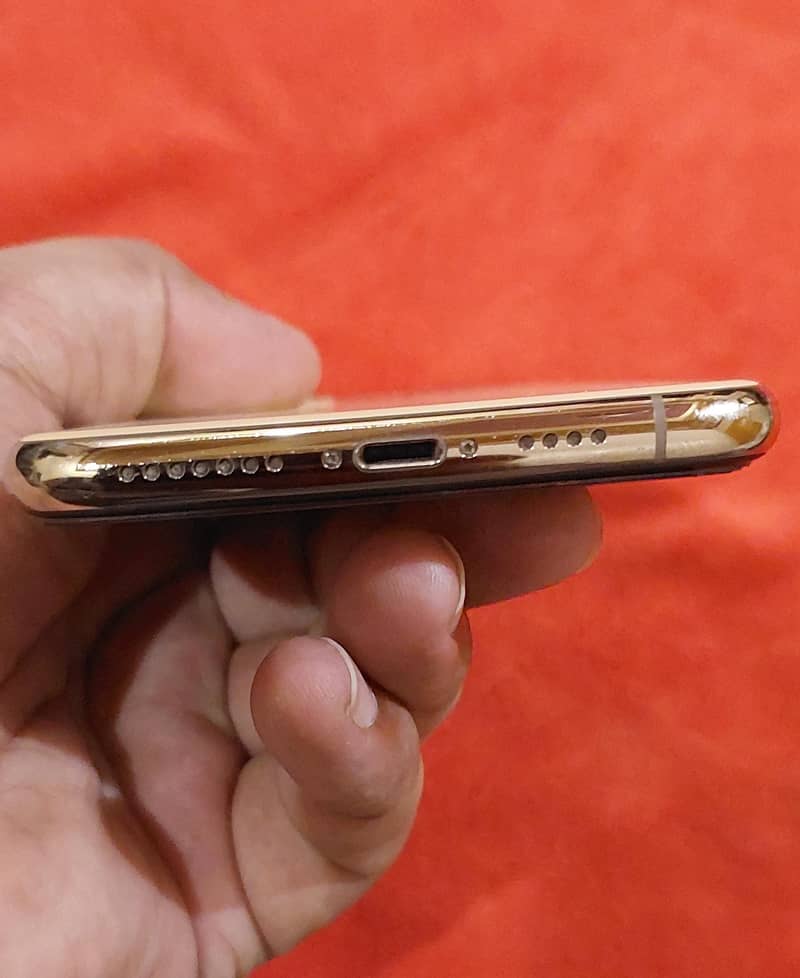 Apple iPhone 11 Pro Max 6