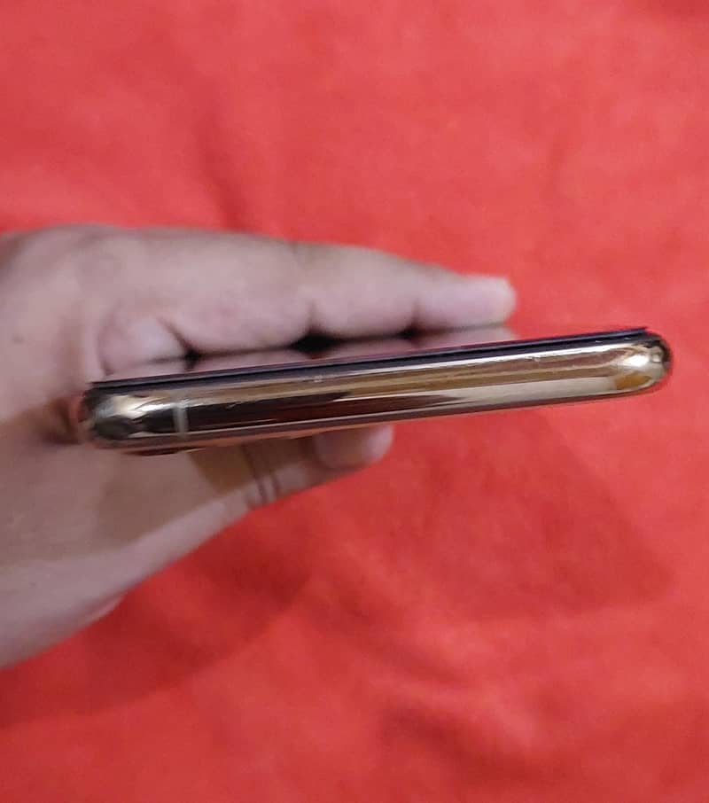 Apple iPhone 11 Pro Max 7