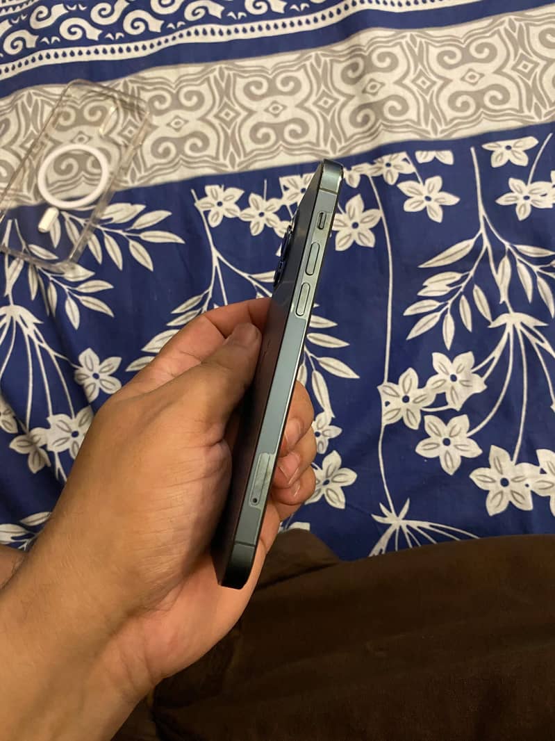 Apple iPhone 12 Pro 2