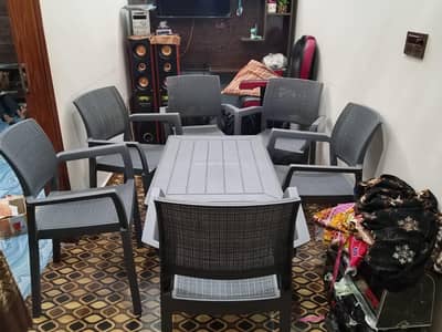1 Table  6 chairs