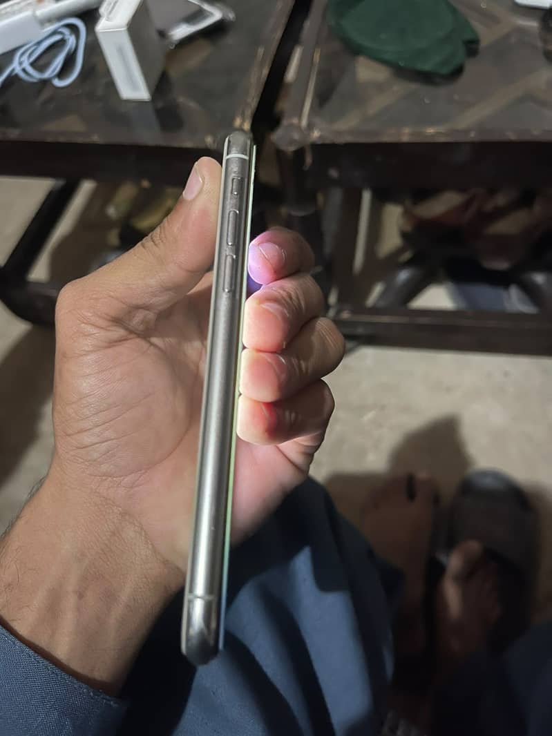 Apple iPhone 11 Pro 1