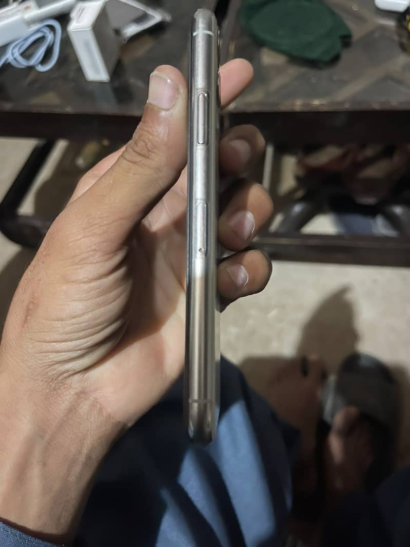 Apple iPhone 11 Pro 5