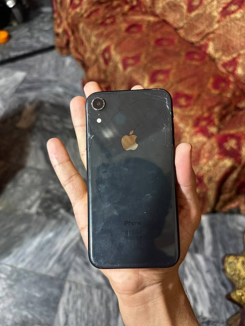 iPhone XR 4