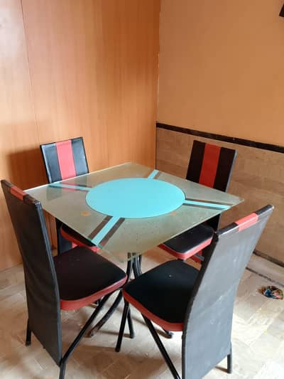 DINING TABLE URGENT SELL