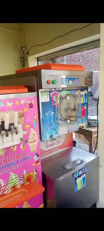 slash machine and con ice crem machine