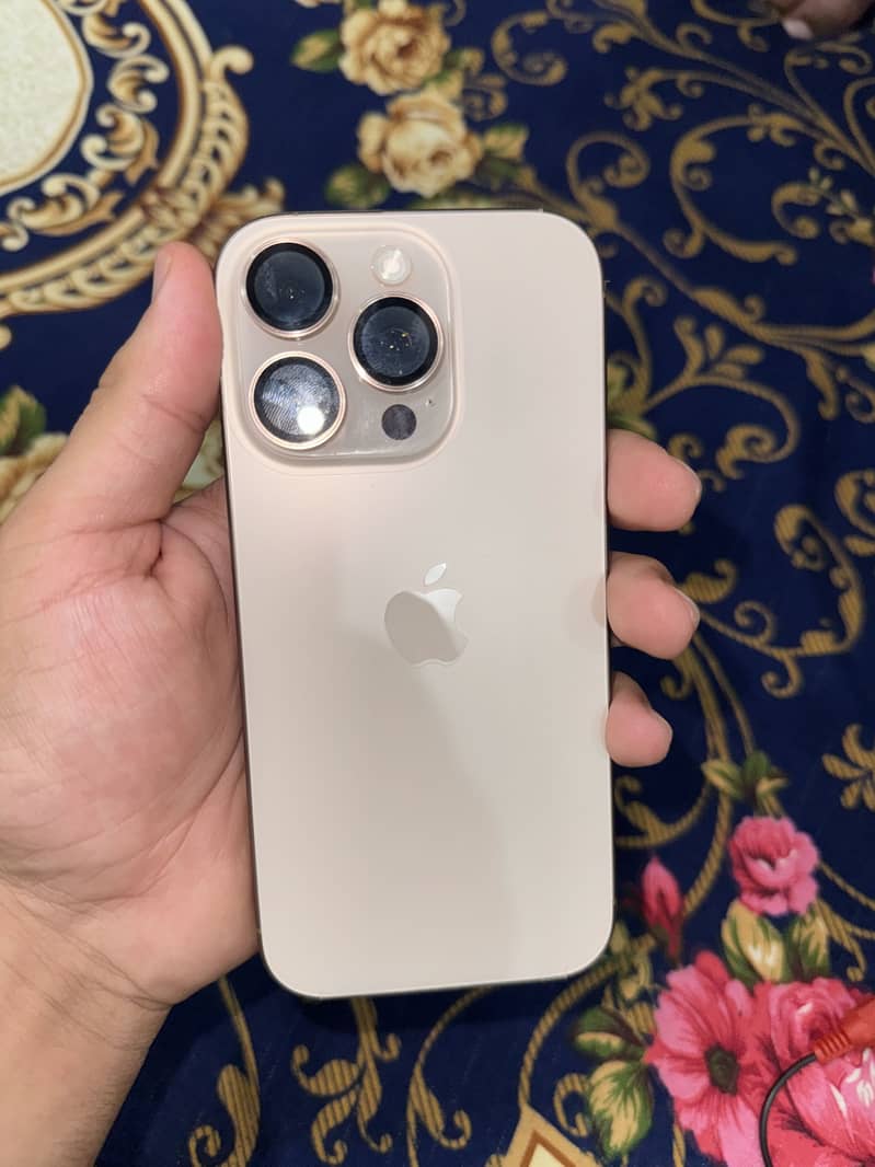 Apple iPhone 16 Pro 2