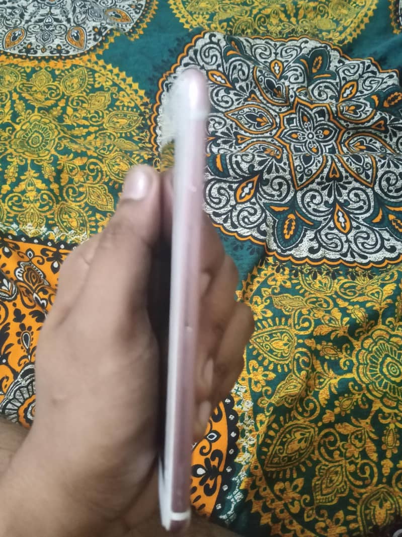 Apple iPhone 7 1