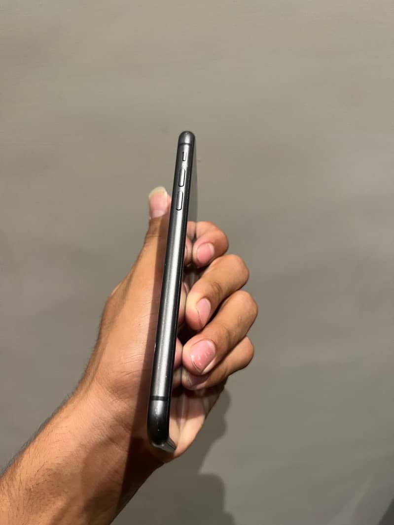 Apple iPhone 11 5