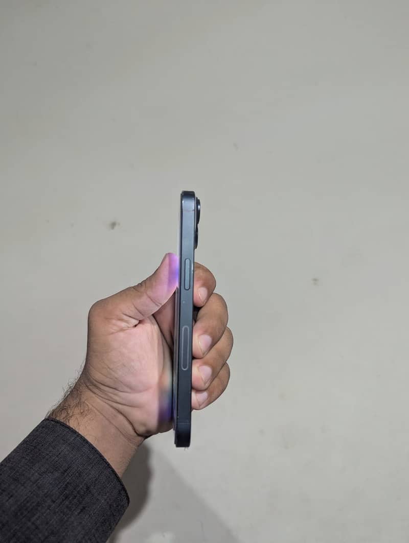 Apple iPhone 14 3