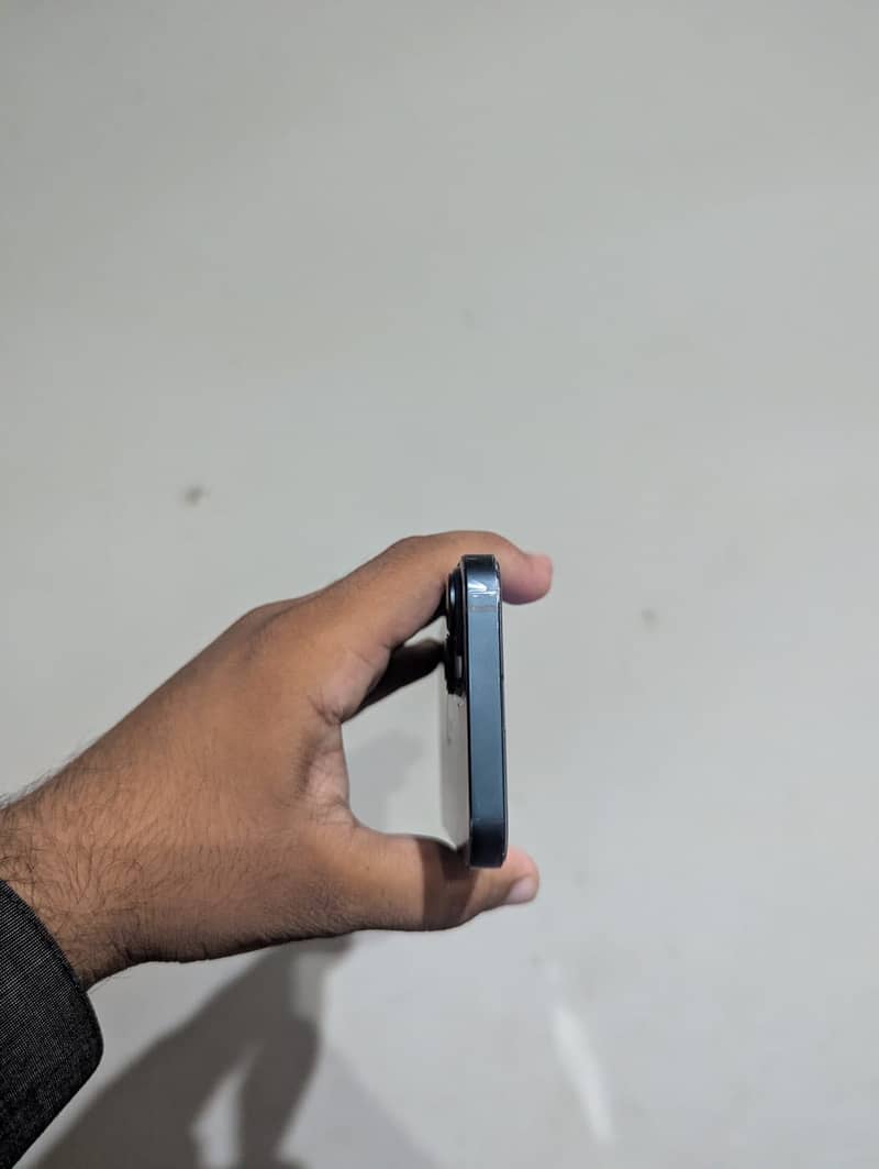 Apple iPhone 14 4