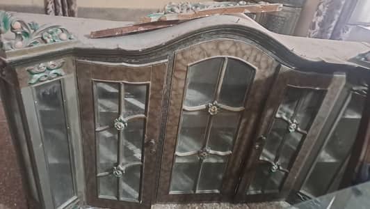 Wooden Display Showcase – Excellent Condition