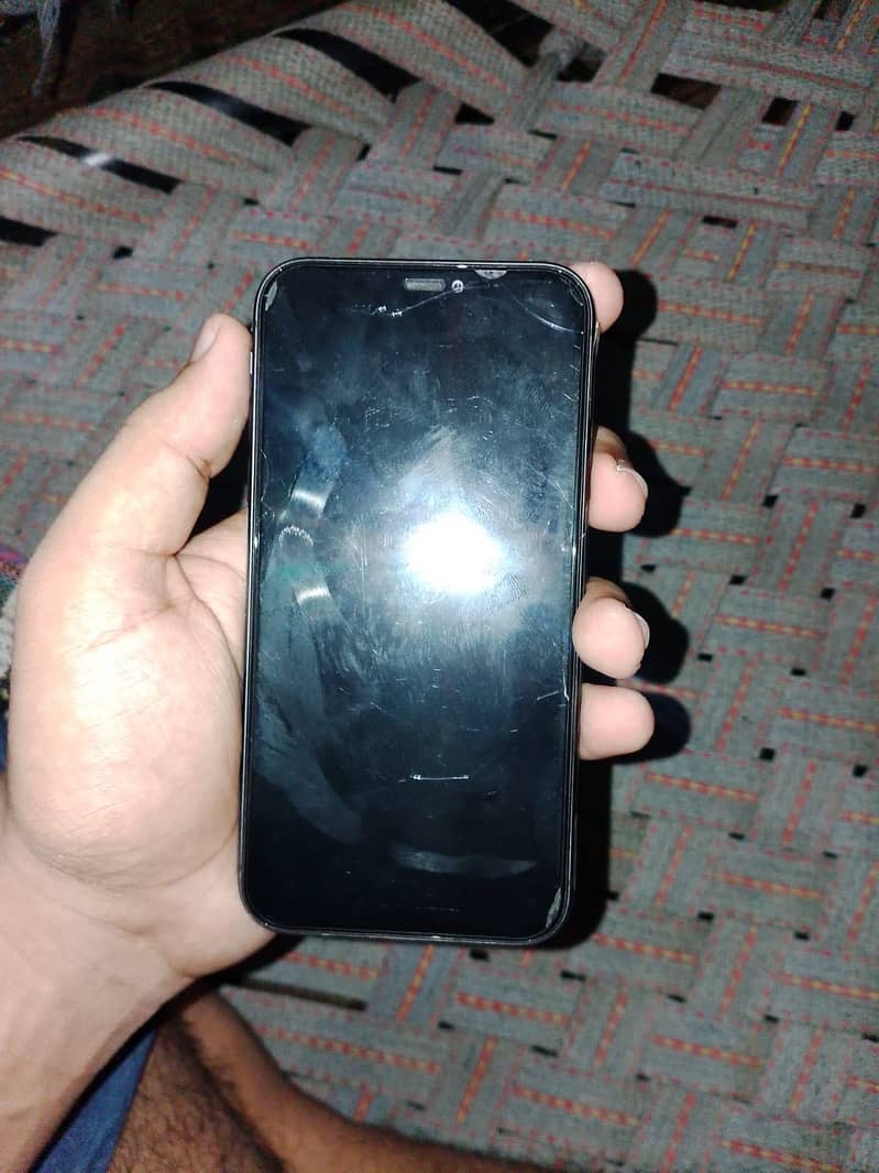 Apple iPhone 11 0