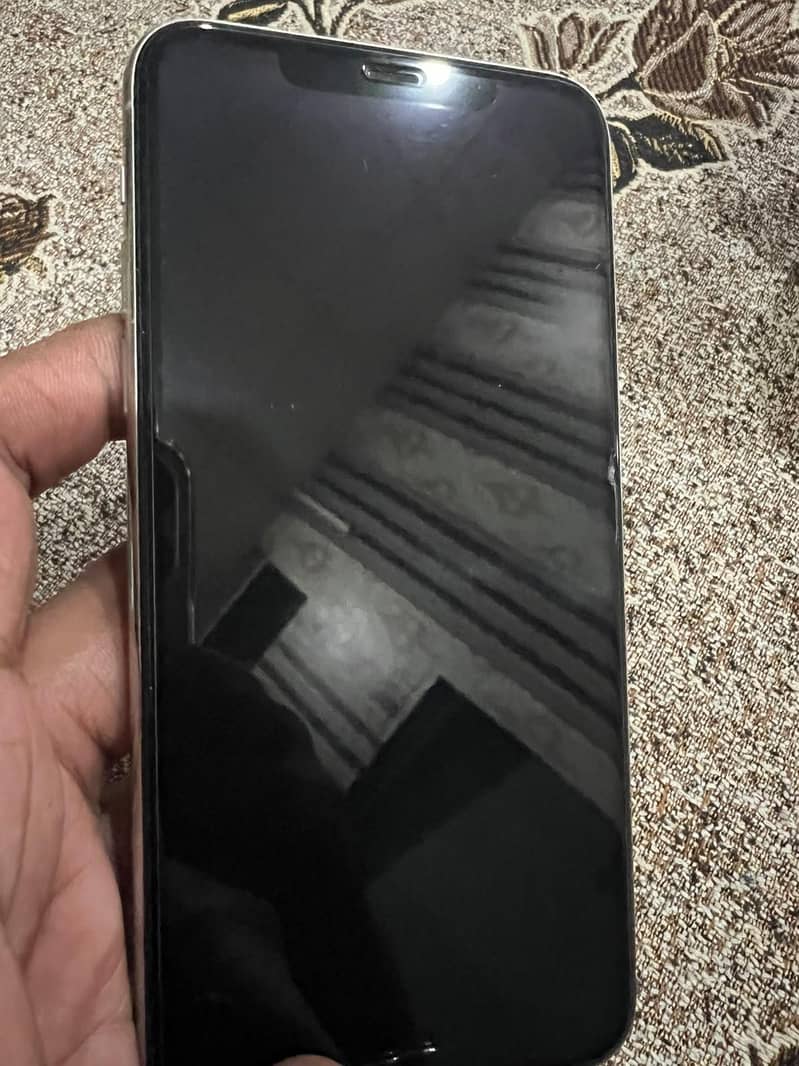 Apple iPhone 11 Pro Max 2