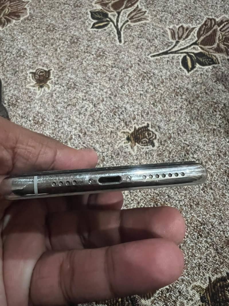 Apple iPhone 11 Pro Max 3